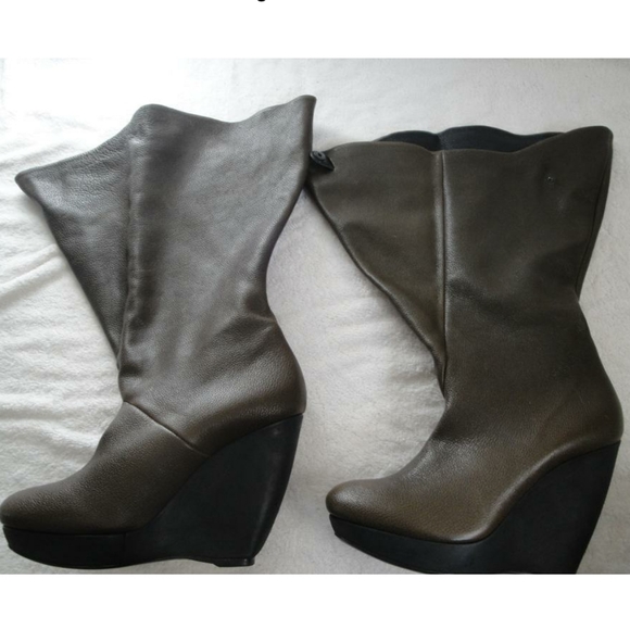 BALENCIAGA Limited Edition Platform Wedge Boots - Picture 2 of 14